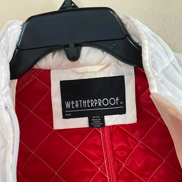 Thin white vest - Picture 5 of 8